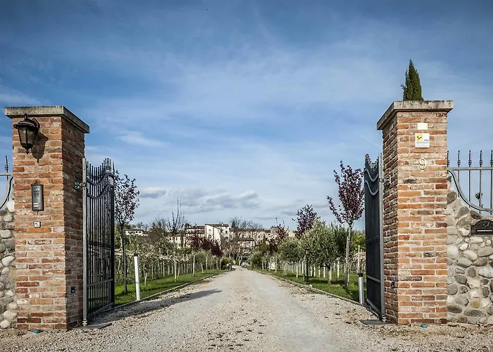 Borgo Di Calmasino Lantgård *