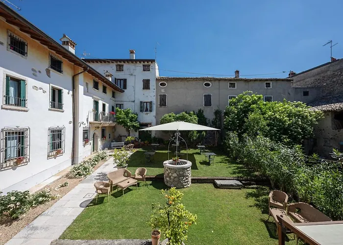 Alloggio per agriturismo Borgo Di Calmasino
