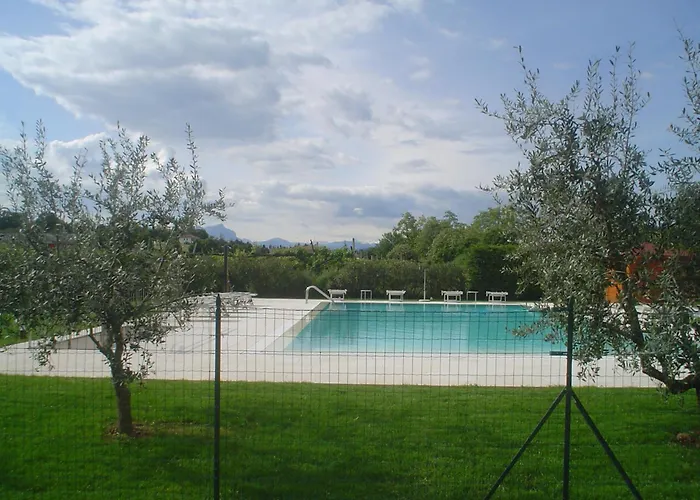 Alloggio per agriturismo Borgo Di Calmasino *