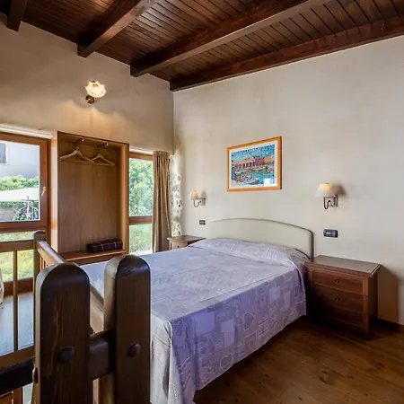 Borgo Di Calmasino Vakantieboerderij