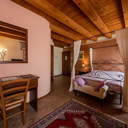Borgo Di Calmasino Çiftlik konaklama