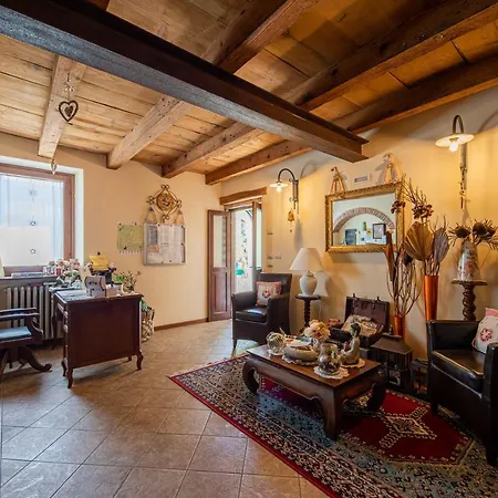 Borgo Di Calmasino Çiftlik konaklama *