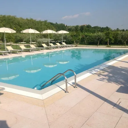 Borgo Di Calmasino Vakantieboerderij *