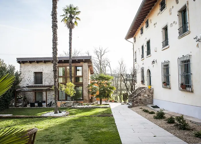 Borgo Di Calmasino Κατάλυμα σε φάρμα