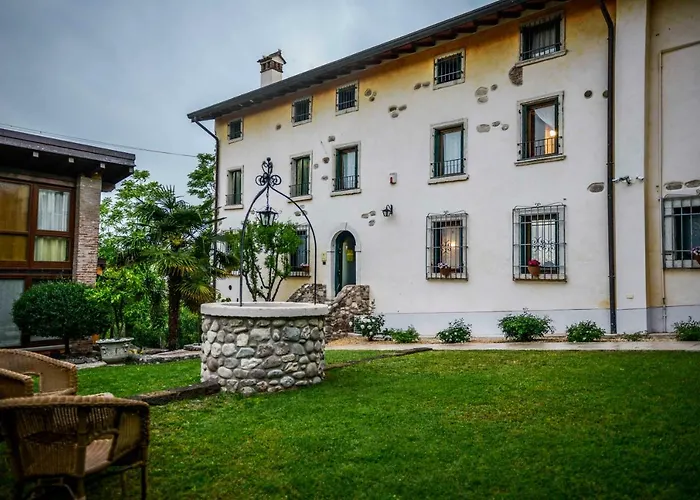 Borgo Di Calmasino *