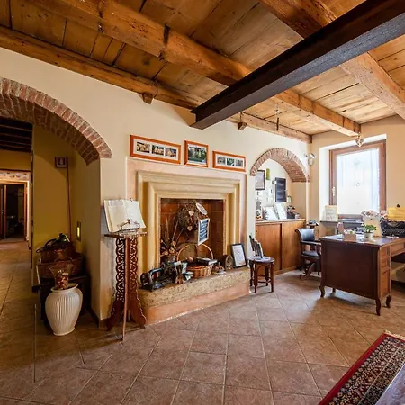 Borgo Di Calmasino *