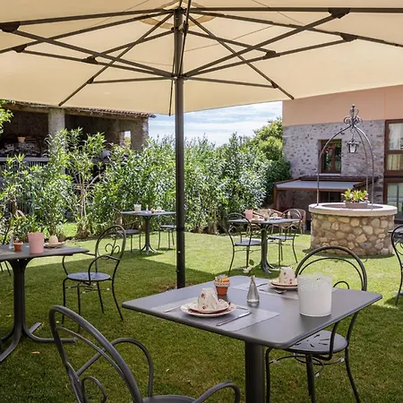 Borgo Di Calmasino *