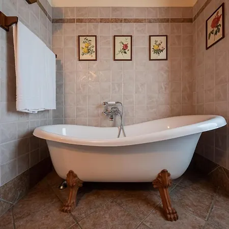 Borgo Di Calmasino *